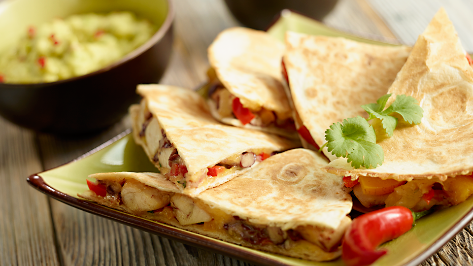 Tortilla z kurczakiem i guacamole Tortilla z kurczakiem i guacamole