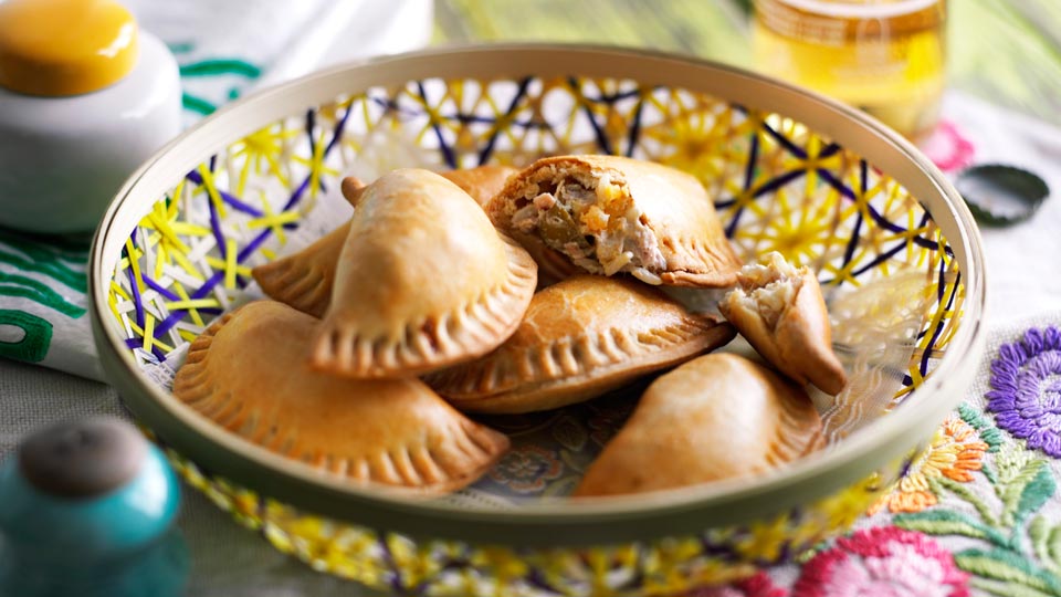 Empanadas z tuńczykiem i oliwkami Empanadas z tuńczykiem i oliwkami