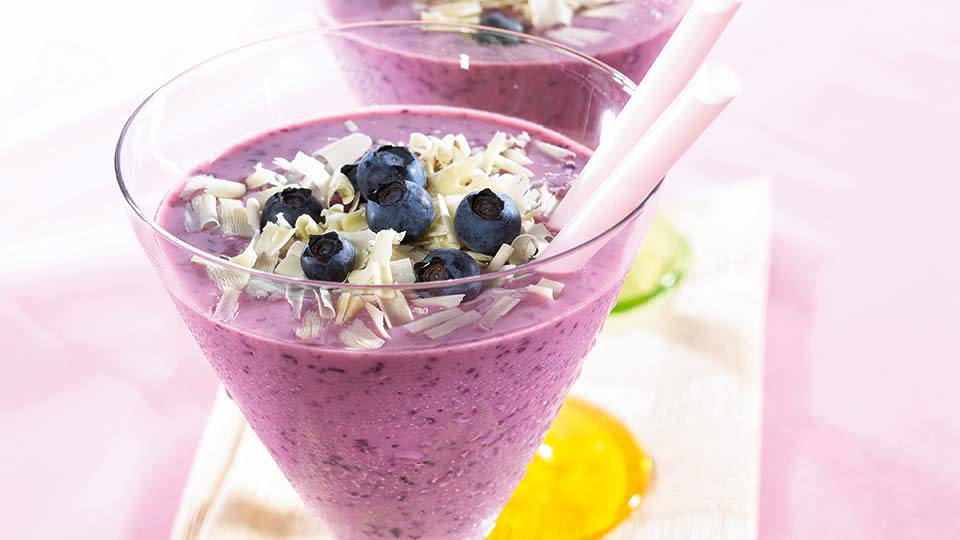 Smoothie jagodowe z lodami waniliowymi Smoothie jagodowe z lodami waniliowymi