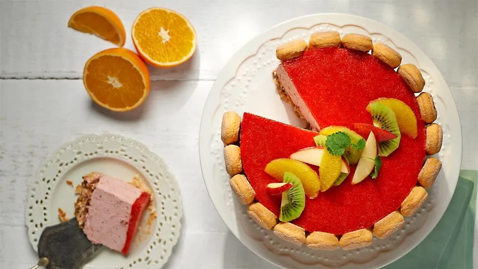 Tort jogurtowo-owocowy